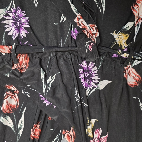 Floral Black Jumpauit - Picture 4 of 5